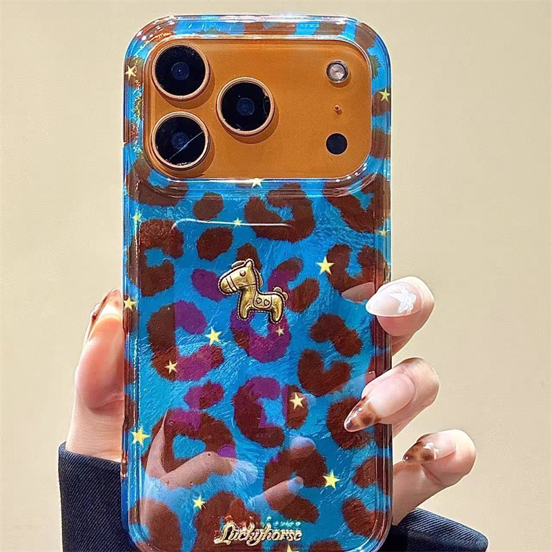 Phone Accessories Background - เคสโทรศัพท์ลายฟอยล์สีน้ำเงินพื้นหลังลายเสือดาว พร้อมอุปกรณ์เสริมลายม้า 3 มิติ ภาษาอังกฤษ สำหรับ