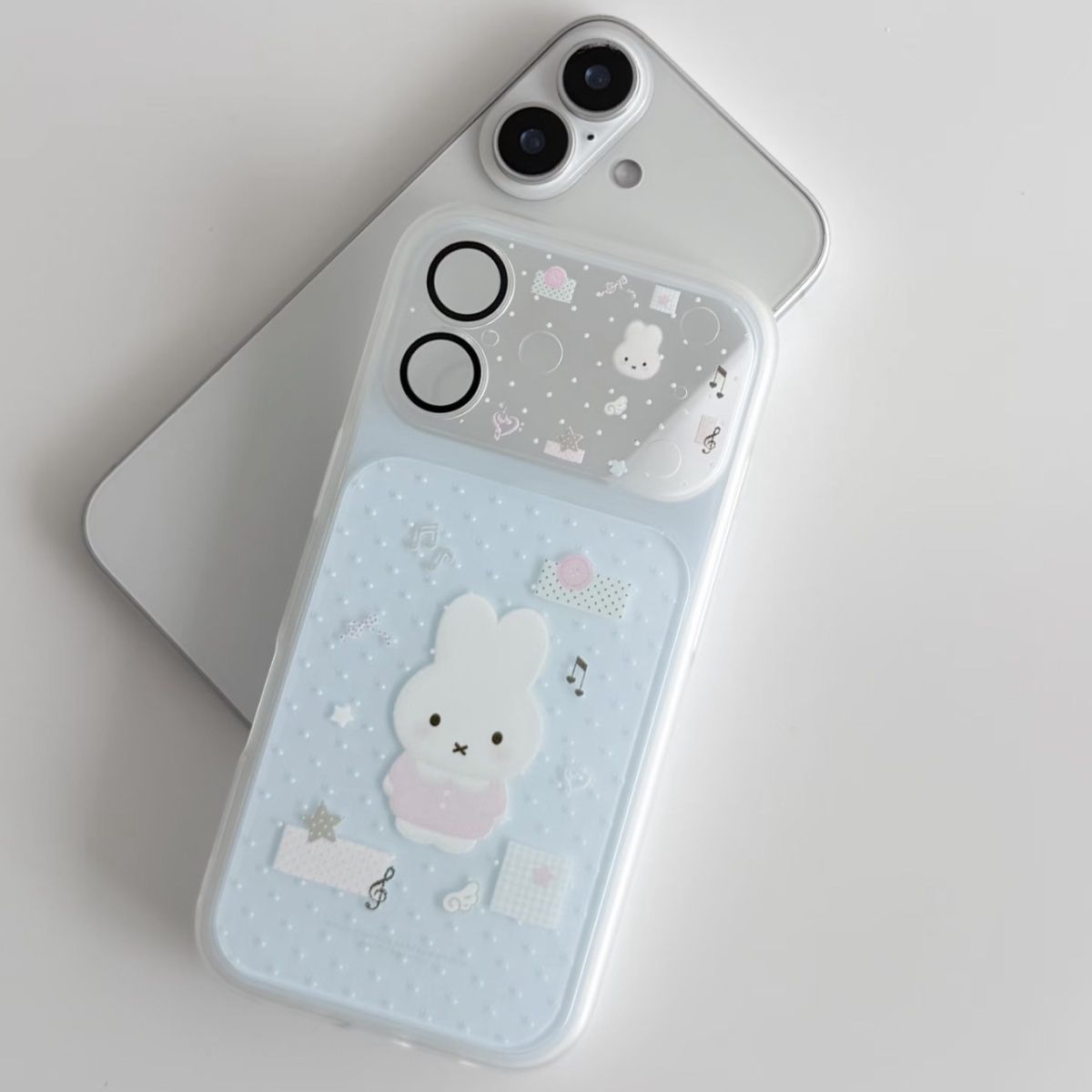 Phone Accessories Background - เคสโทรศัพท์มือถือลายกระต่าย Miffy พร้อมฟิล์มเลนส์ น่ารัก สดใส พื้นหลังสีฟ้าลายจุด